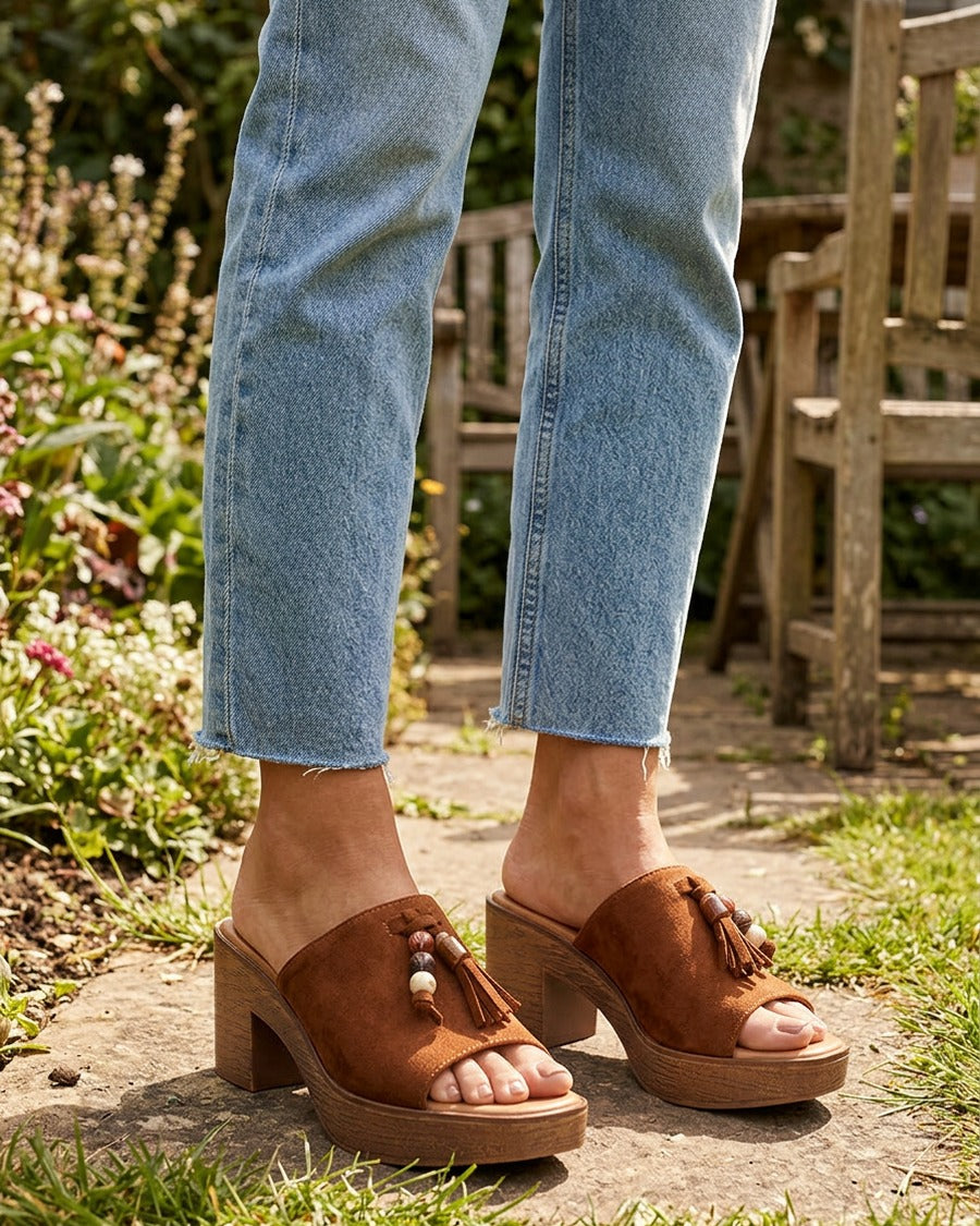 Mules à talon effet bois et empiècement pierres - Camel