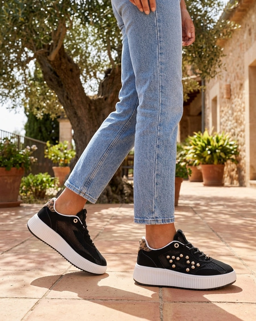 Baskets ajourées à strass et plateforme striée - Noir