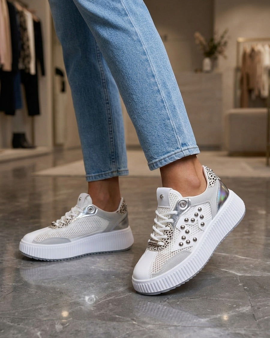 Baskets ajourées à strass et plateforme striée - Gris