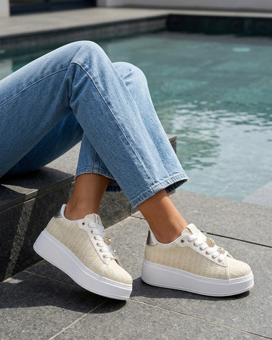 Sneakers en jute tressée à détail irisé - Beige