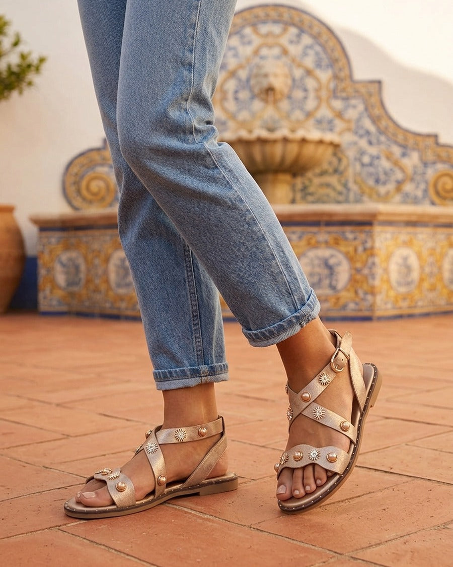 Nu-pieds strassés à semelle plate cloutée - Taupe