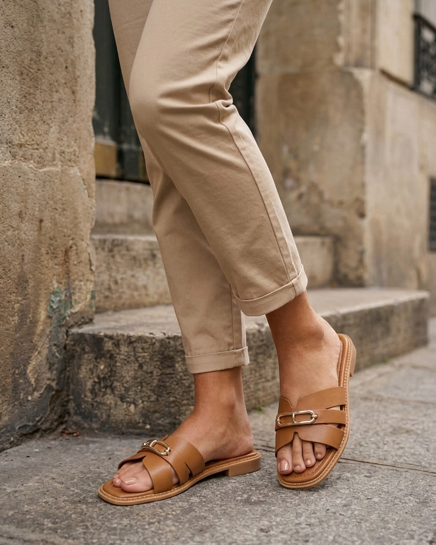 Claquettes en simili à empiècement métal - Camel