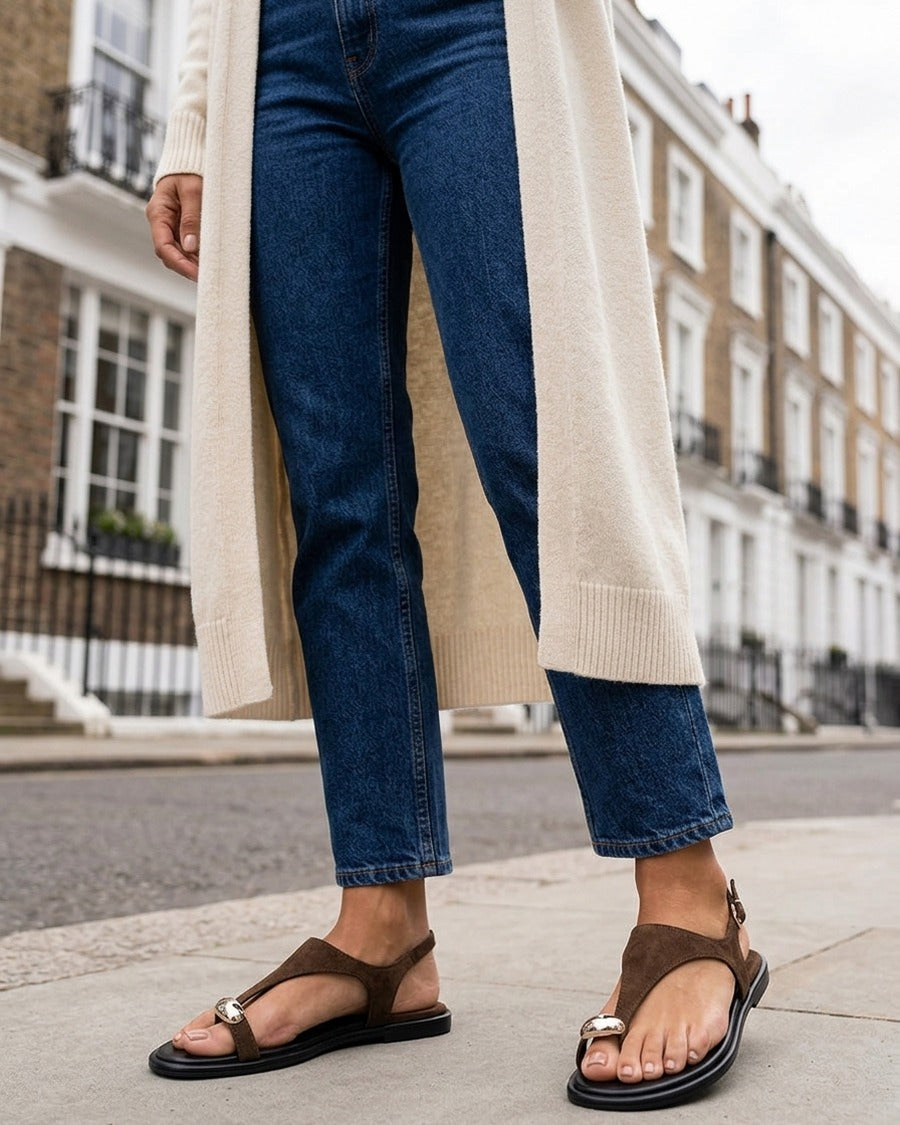 Nu-pieds en suédine à entredoigt et bague métallique - Marron