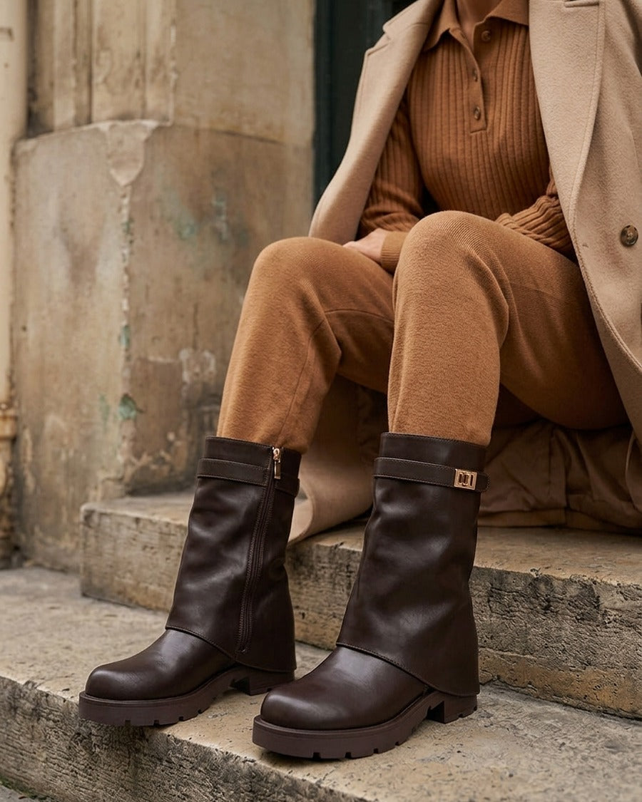 Bottines renversées à sangle et bijou - Chocolat