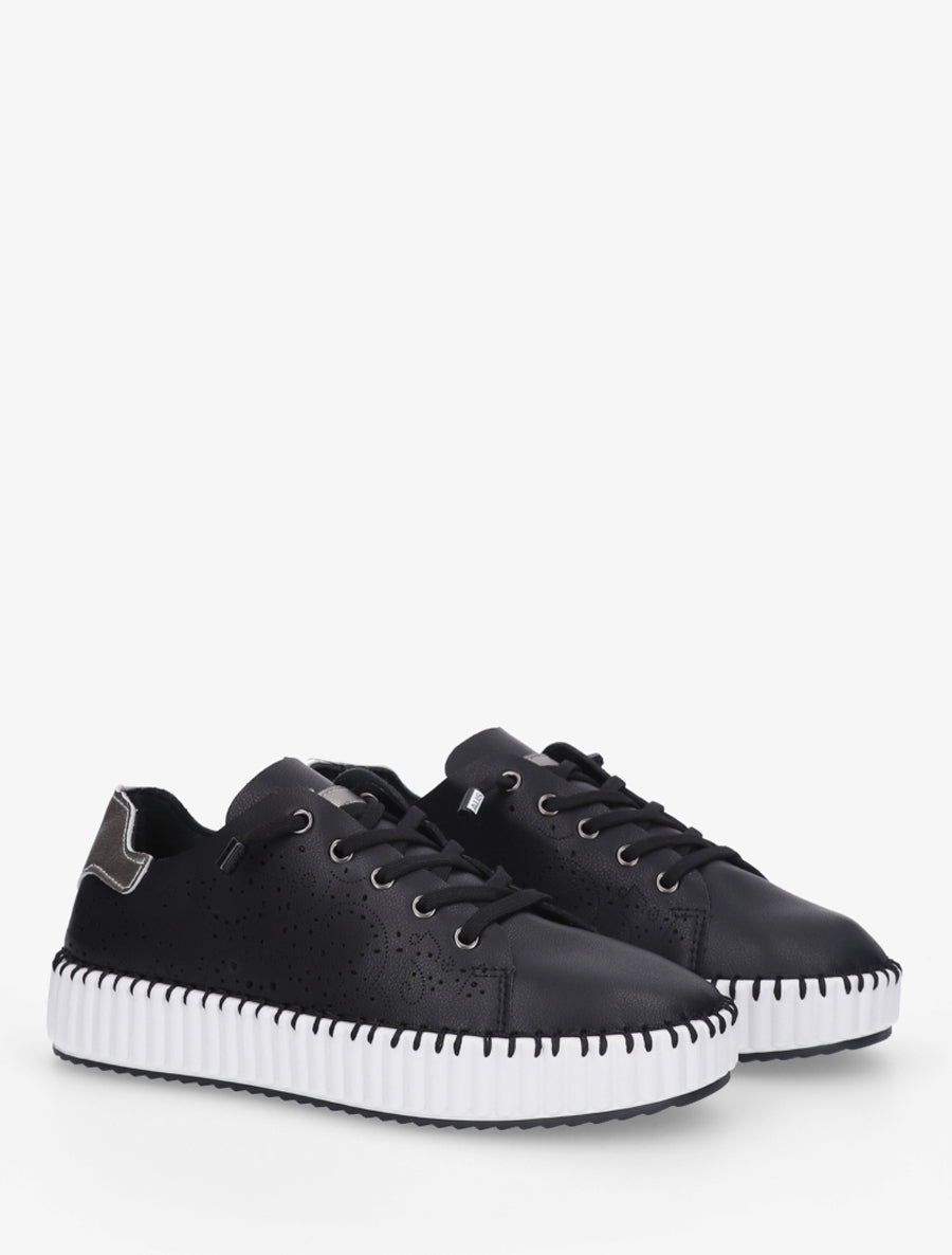 Sneakers souples à motifs ajourés - Noir - 4