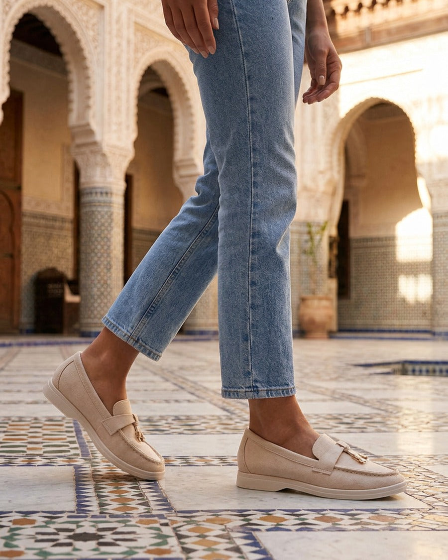 Mocassins en suédine à empiècement bijoux - Beige