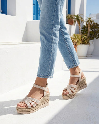 Sandales talon compensé à bride strassée - Beige