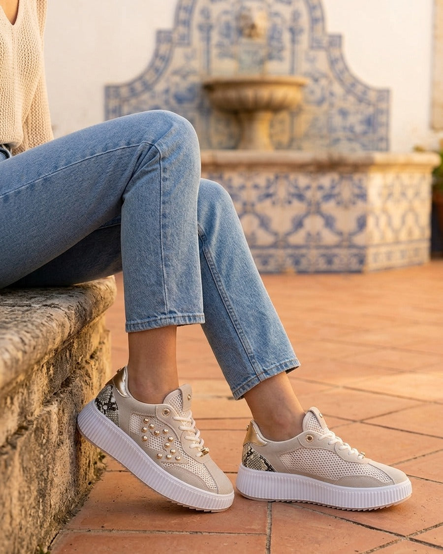 Baskets ajourées à strass et plateforme striée - Beige