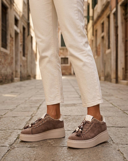 Sneakers en suédine à empiècement perles - Marron