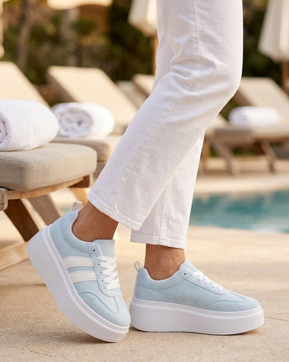 Baskets effet nubuck à bandes - Bleu ciel