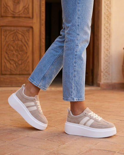 Baskets effet nubuck à bandes - Taupe