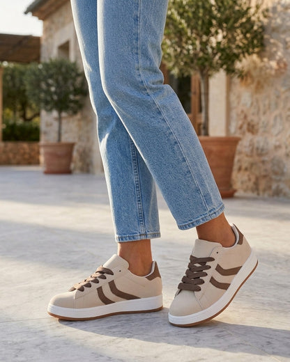 Baskets effet nubuck à bandes dentelées - Beige