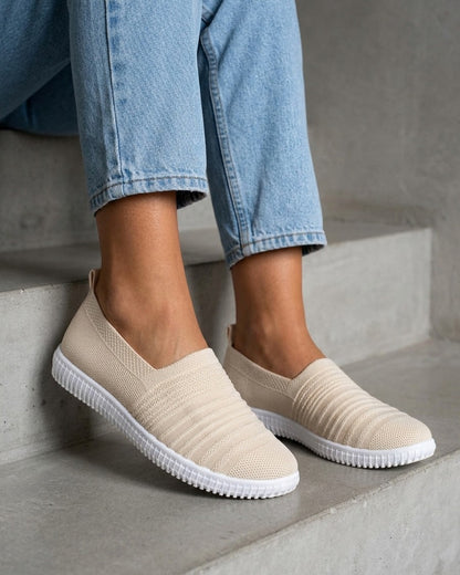 Slip-on en maille ajourée rayée - Beige