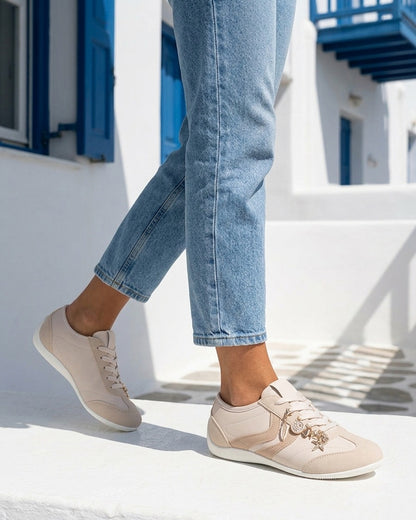 Sneakers à empiècement bijoux dépareillés - Beige
