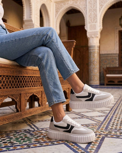 Sneakers bimatière à plateforme striée - Blanc
