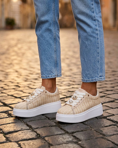 Sneakers en jute tressée à détail irisé - Taupe