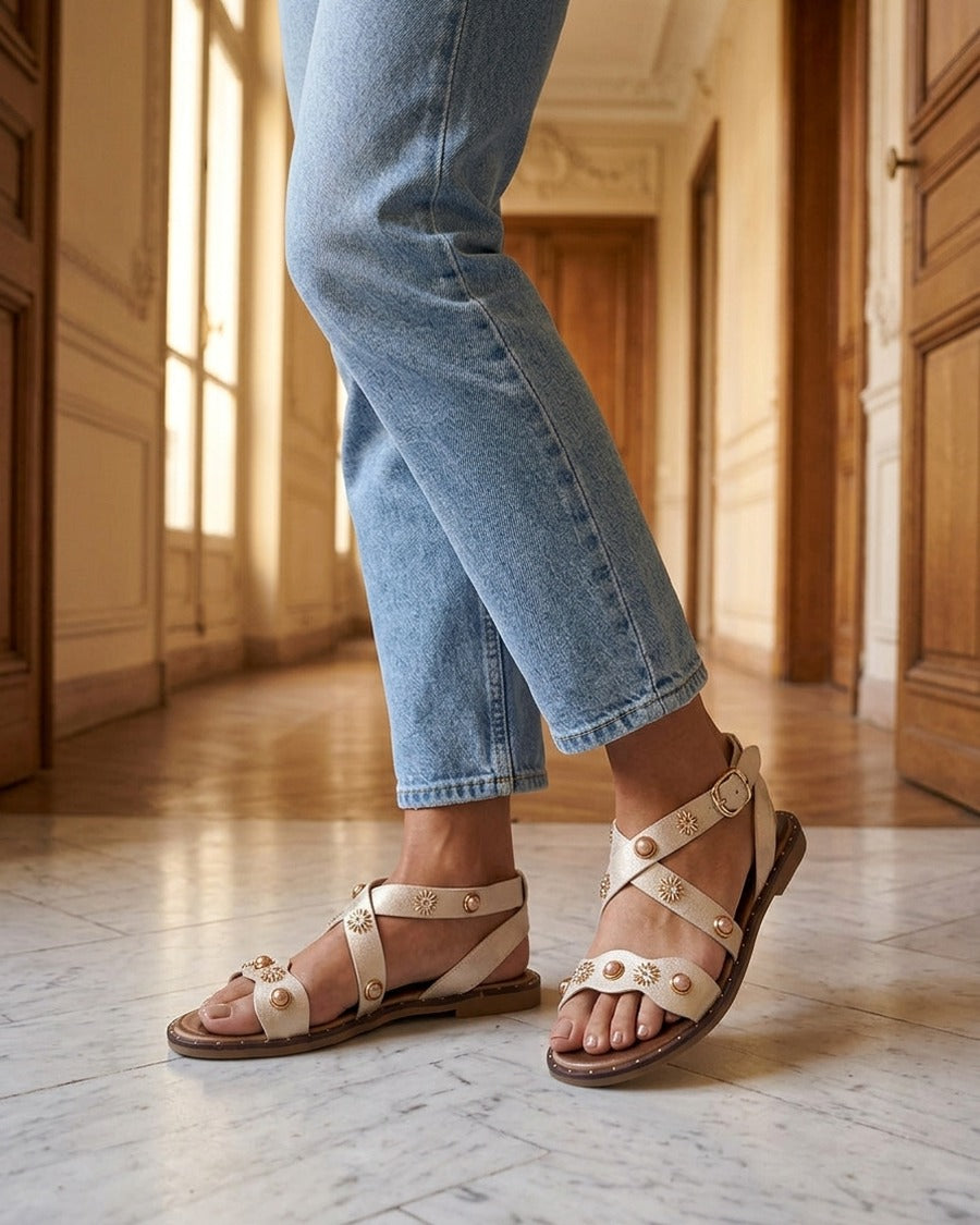 Nu-pieds strassés à semelle plate cloutée - Beige