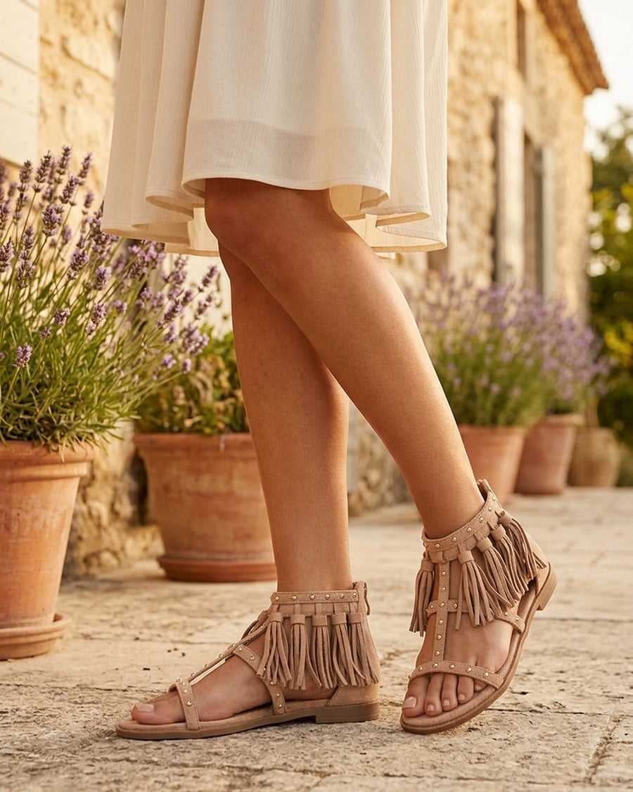 Nu-pieds cloutés à pampilles - Taupe