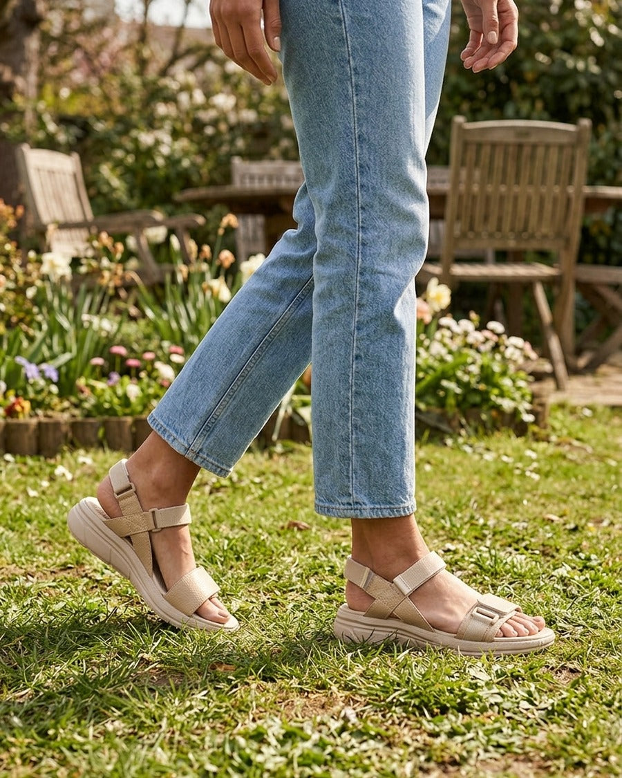 Nu-pieds en simili à triples scratch - Taupe