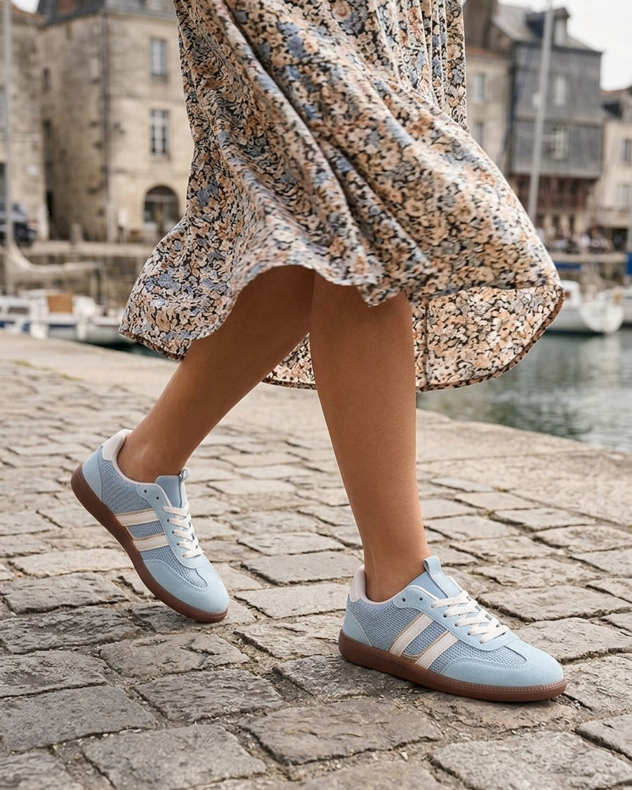 Baskets bi-matière à bandes contrastantes - Bleu ciel
