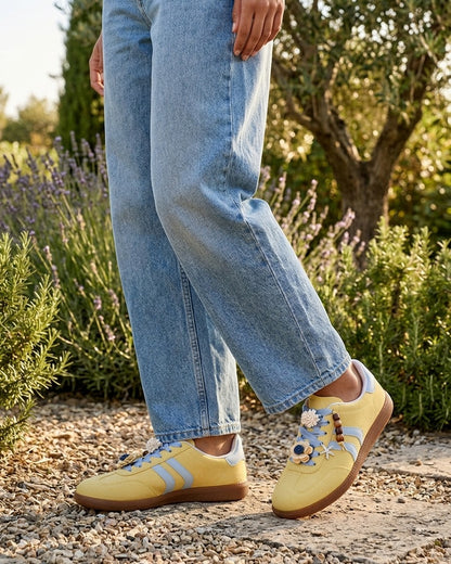 Sneakers à empiècement fleurs et bandes contrastantes - Jaune