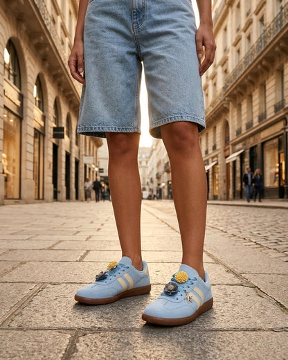 Sneakers à empiècement fleurs et bandes contrastantes - Bleu ciel