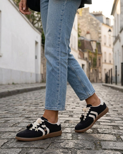Sneakers à empiècement fleurs et bandes contrastantes - Noir