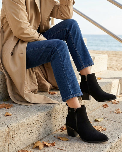 Bottines en suédine à zip décoratif et bouts pointus - Noir
