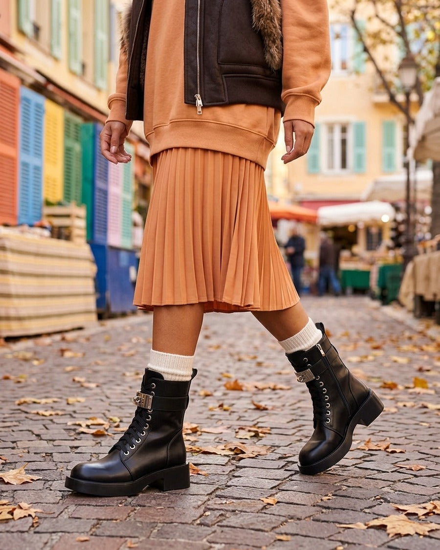 Boots style ranger à boucle décorative - Noir