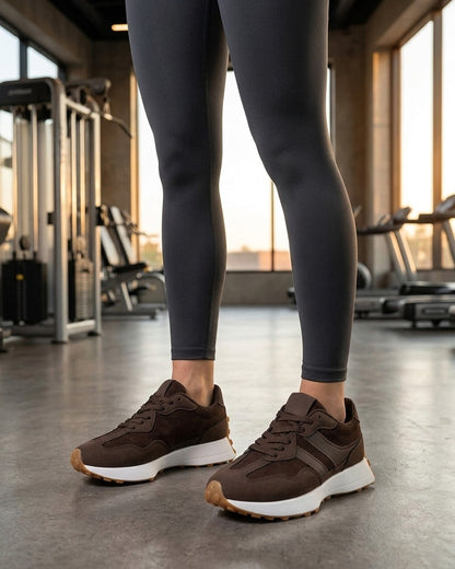 Baskets effet nubuck à bandes contrastantes - Marron