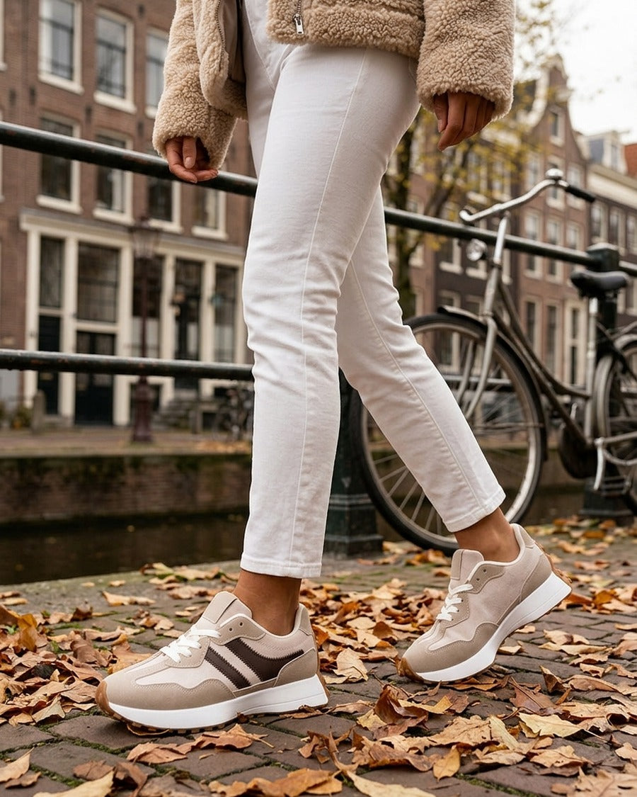 Baskets effet nubuck à bandes contrastantes - Beige