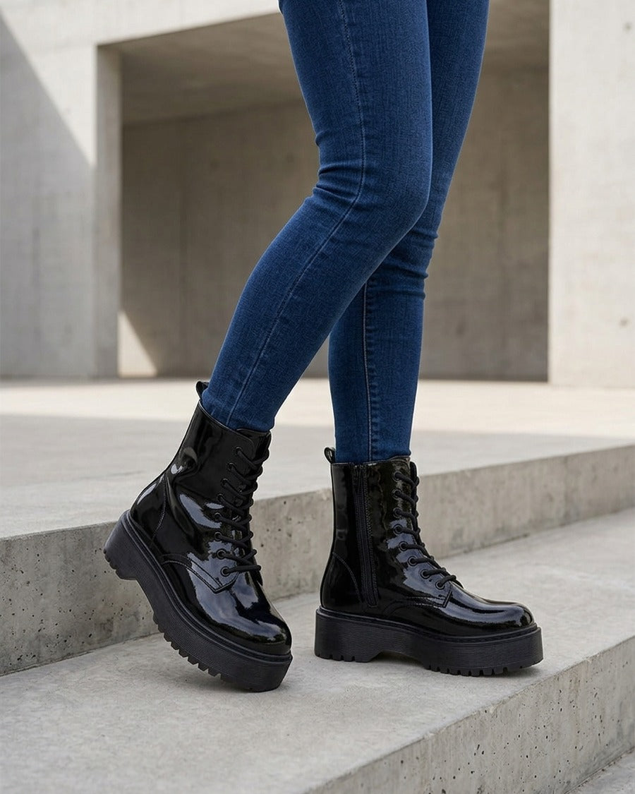 Bottines montantes vernies à lacets - Noir
