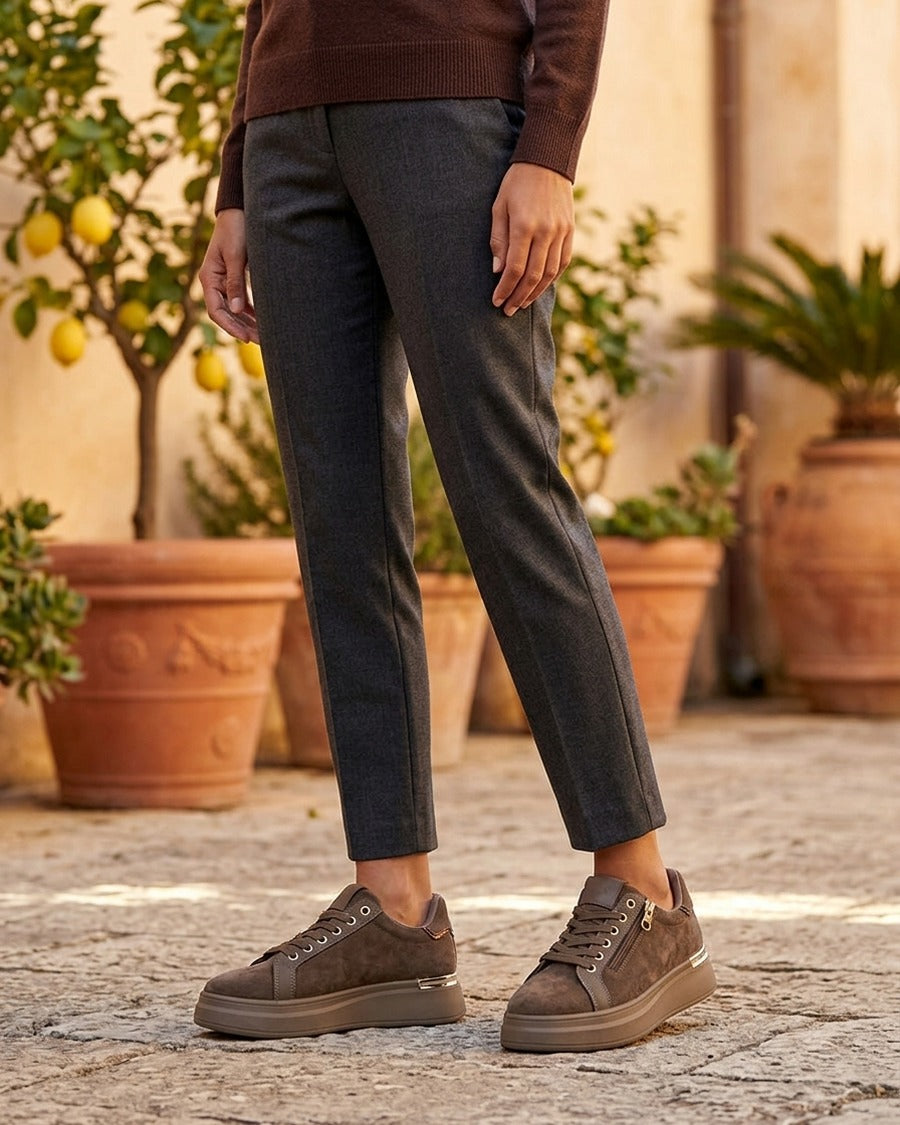 Sneakers en suédine à semelle épaisse - Taupe