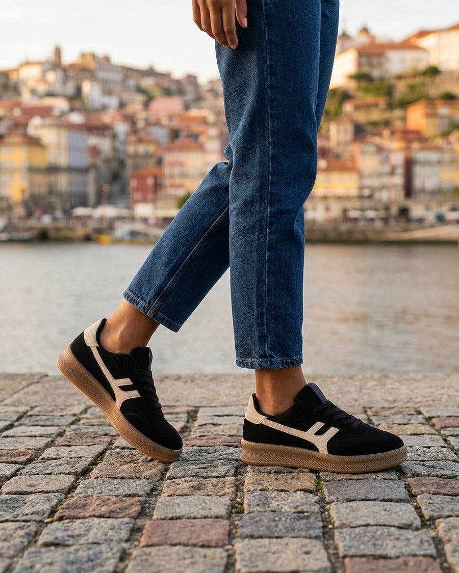 Baskets effet nubuck à empiècement graphique - Noir