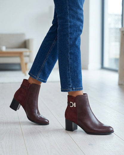 Bottines bimatière à boucle strassée - Lie de vin