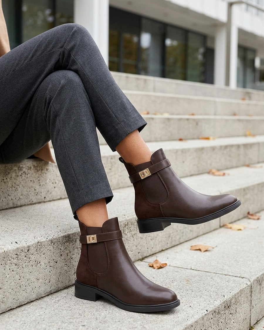 Bottines unies à contrefort en suédine - Marron