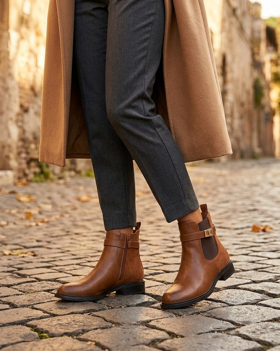 Bottines unies à contrefort en suédine - Camel