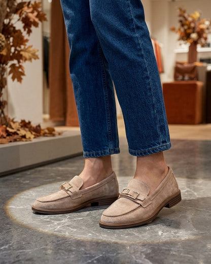 Mocassins en suédine à boucle métallique - Taupe
