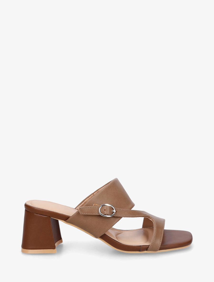 Sandales unies à bride asymétrique - Marron - 1