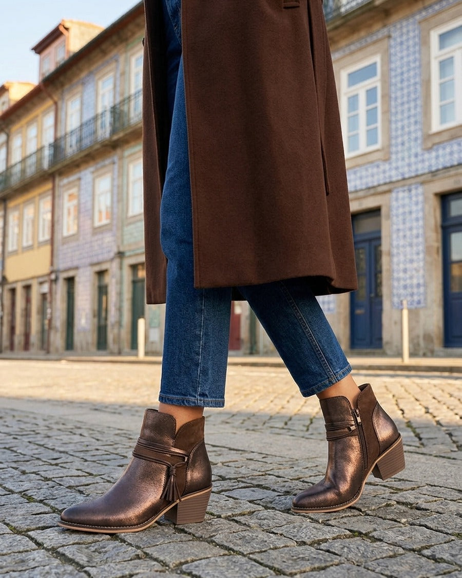Bottines irisées à liens décoratifs - Marron