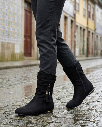 Bottines montantes en suédine à pompons - Noir