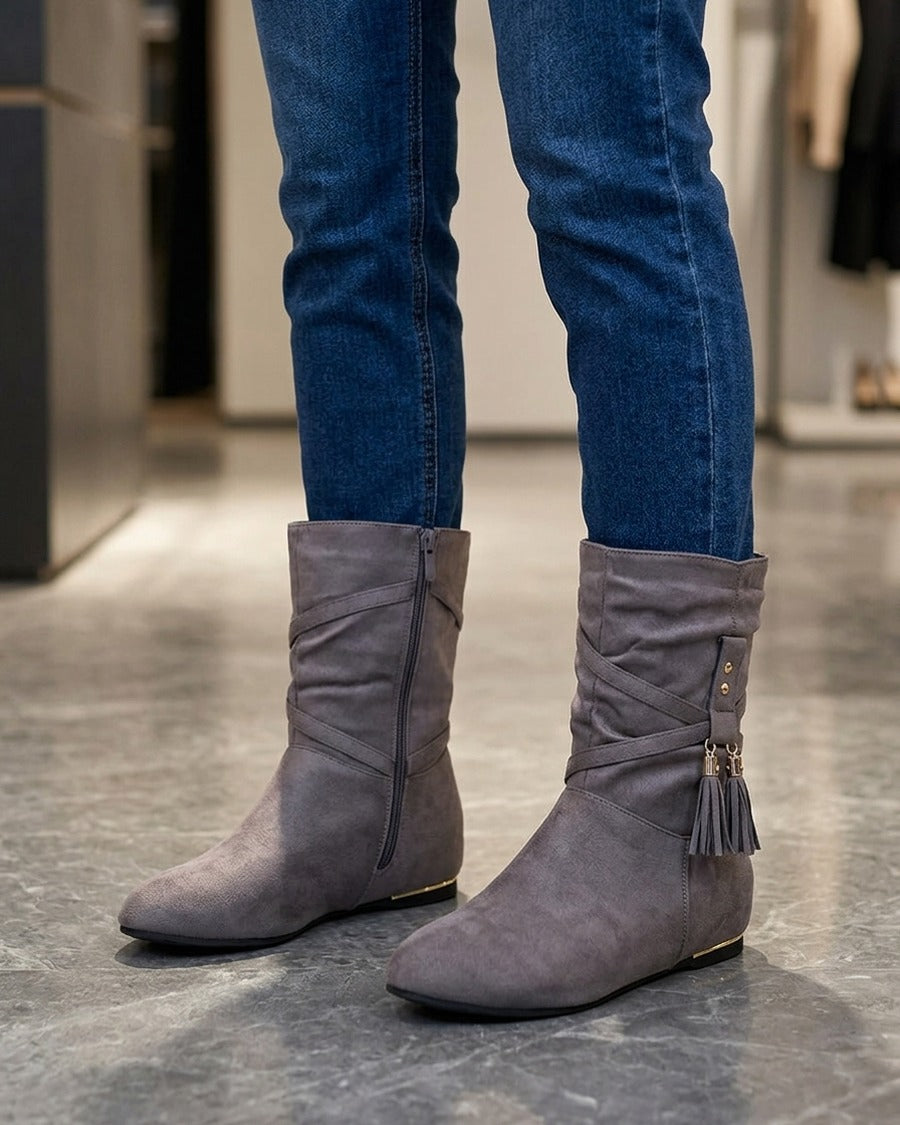 Bottines montantes en suédine à pompons - Gris