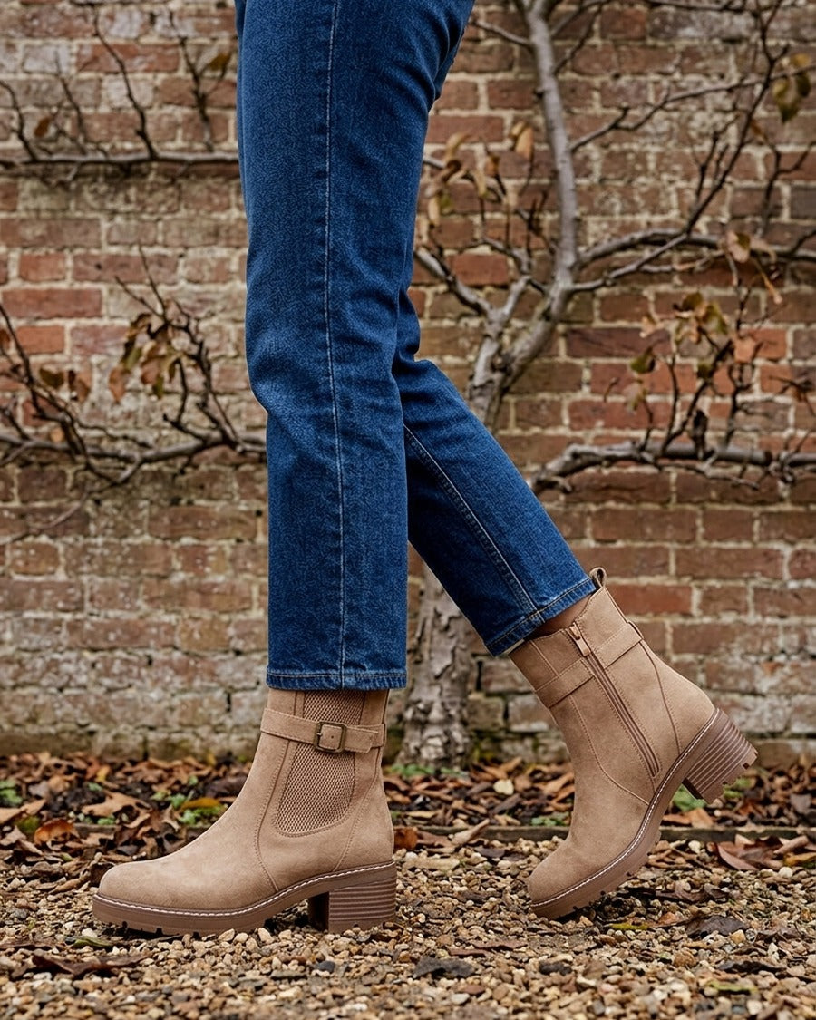 Bottines en suédine à cheville élastiquée - Beige