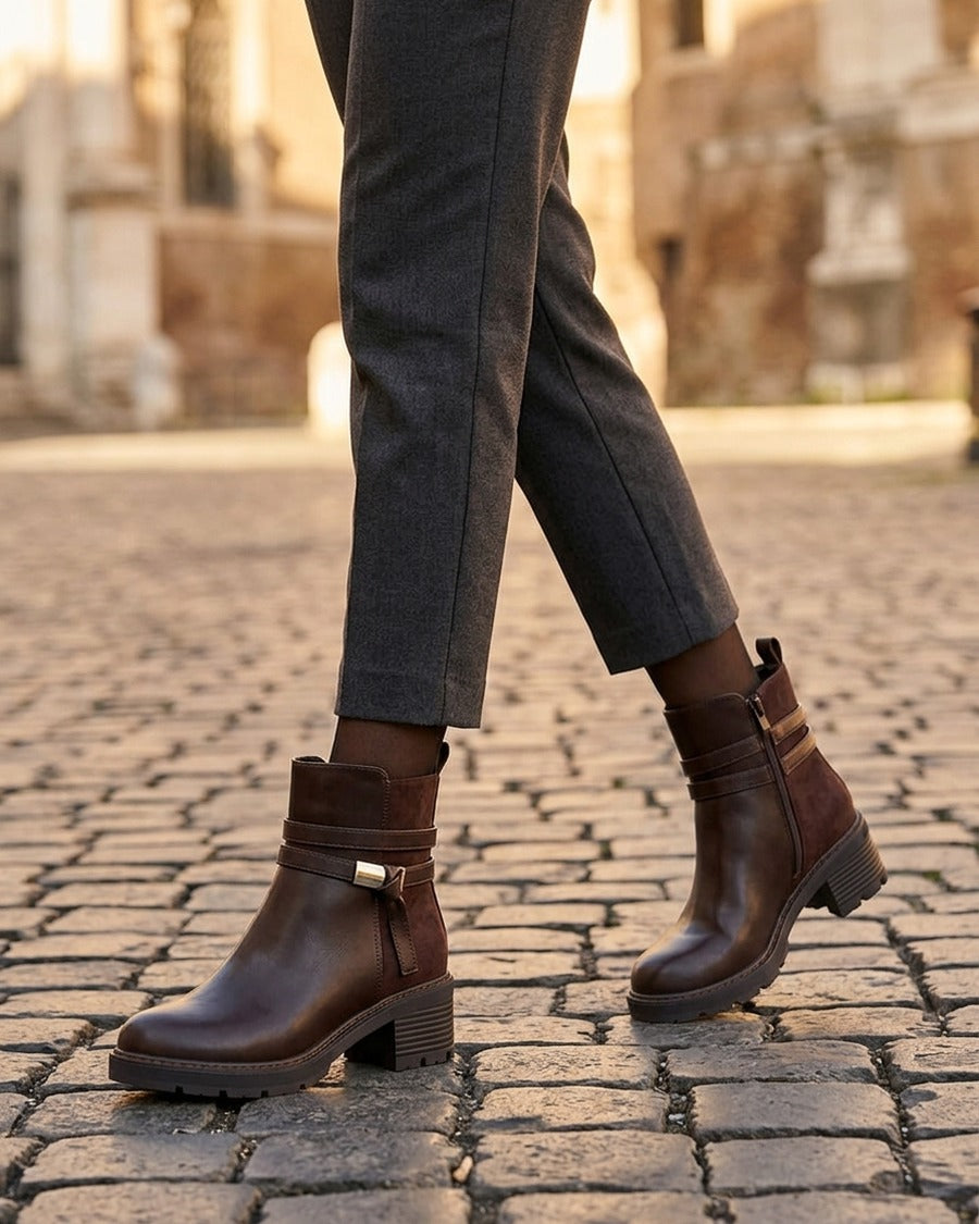 Bottines en simili et suédine - Marron