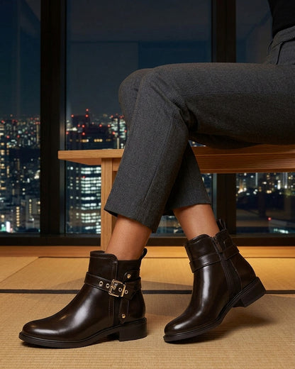 Bottines en simili avec sangle décorative - Marron