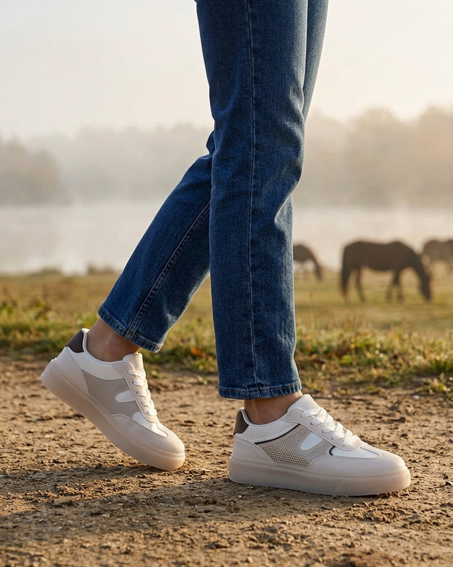 Sneakers à strass et tissu nacré - Beige