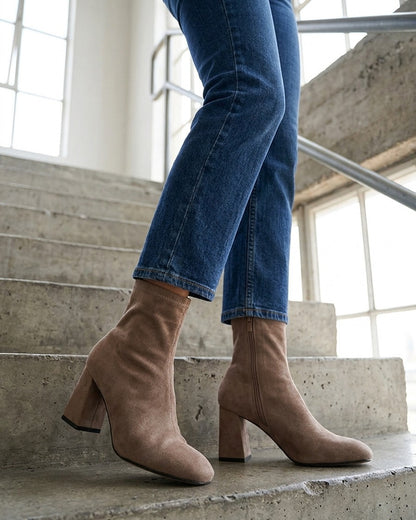 Bottines en suédine et talon carré - Taupe