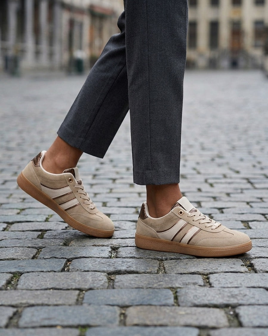 Baskets en suédine à bandes et empiècements python - Beige