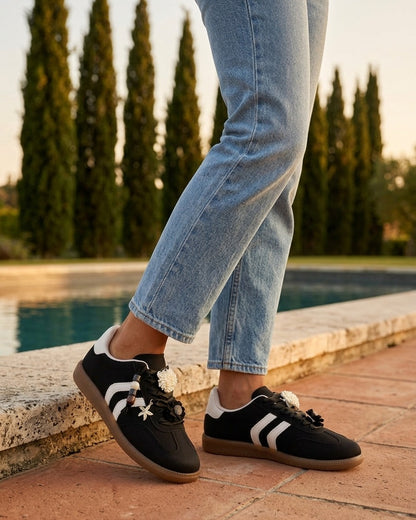 Sneakers à empiècement fleurs et perles en bois - Noir