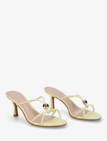 Mules en simili à empiècement bijou - Jaune pâle - 4